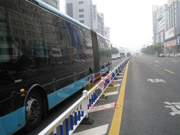 道路護(hù)欄24